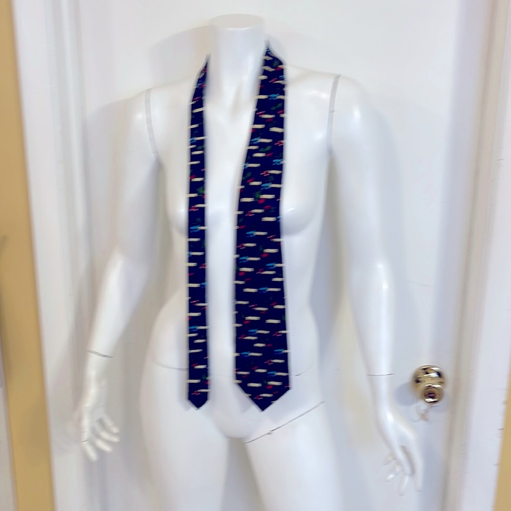 Ascot neck tie Holiday patten